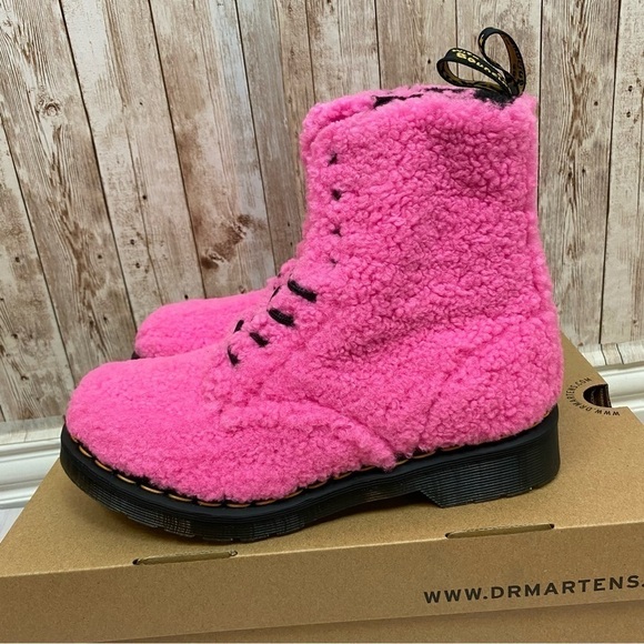 Dr. Martens 1460 Pascal Lux Borg Faux Fur Clash Pink Combat Boot Size 6‎ Women - Picture 4 of 12